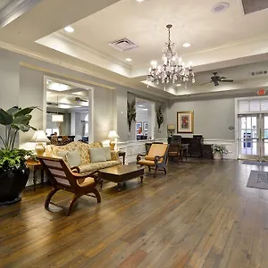 Hampton & Historic District 3* Savannah